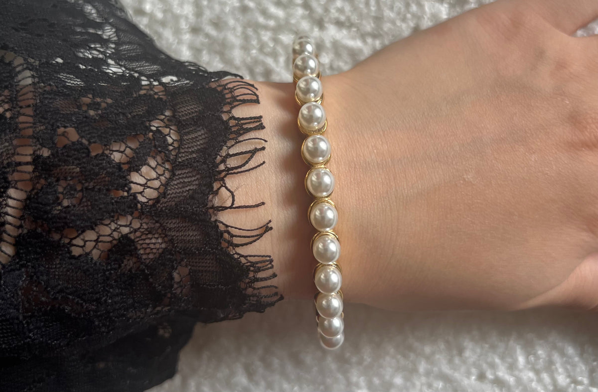 The Pearl Bracelet